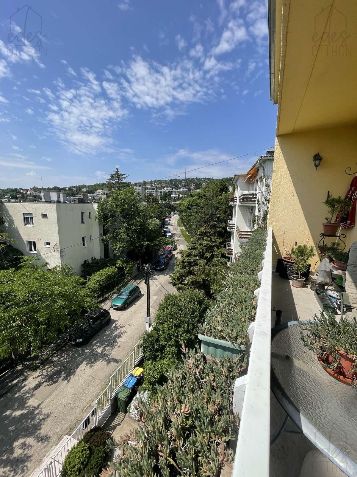 Bérbeadó egy gyönyörű panorámás kilátással rendelkező lakás az Orbánhegy kiemelt utcájá...